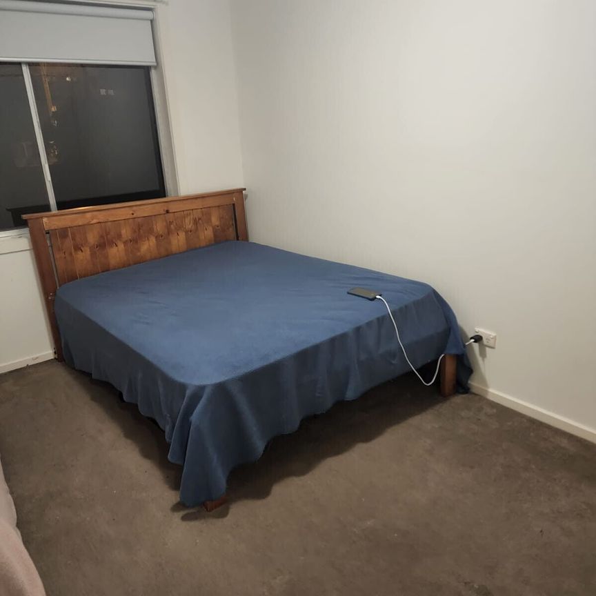 Glen Waverley - Photo 1