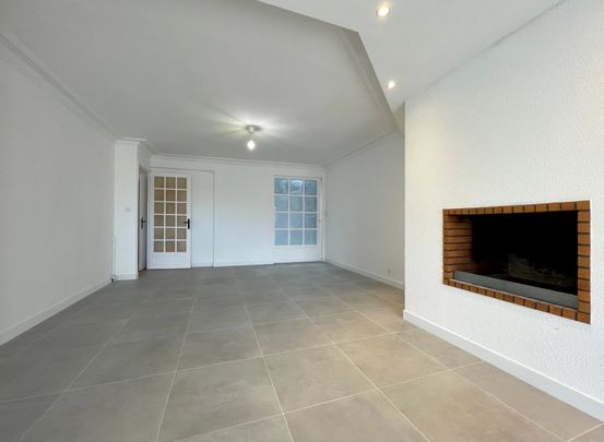 Location Appartement 6 pièces 134m² LE MAY SUR EVRE 49122 - Photo 1