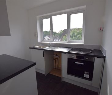 2 bedroom maisonette to rent - Photo 5