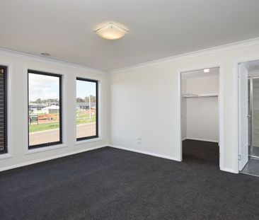 Home For Rent - Photo 3
