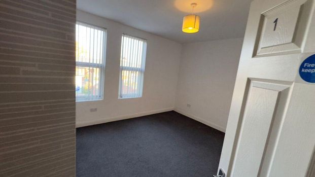 4 bedroom terraced house to rent - Photo 1