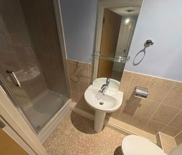 2 bedroom flat to rent - Photo 6