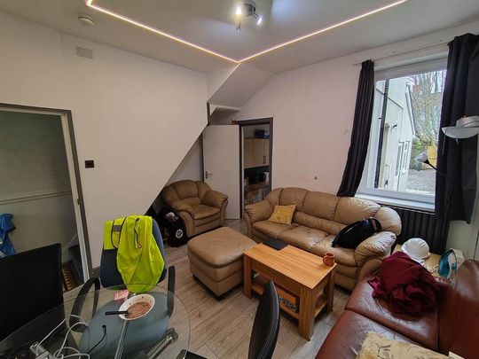 6 bedroom terraced house to rent - Photo 1