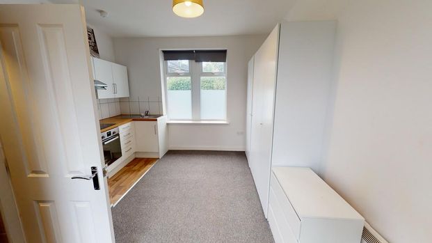 Studio to rent - Photo 1