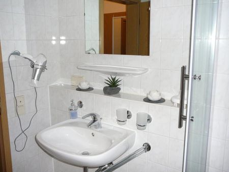 möblierte Singlewohnung in guter Lage ab 01.10.2025 - Photo 4