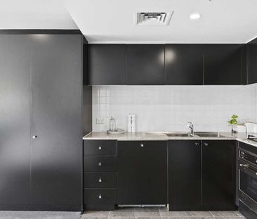 446/6 Cowper Wharf Road Woolloomooloo - Photo 1