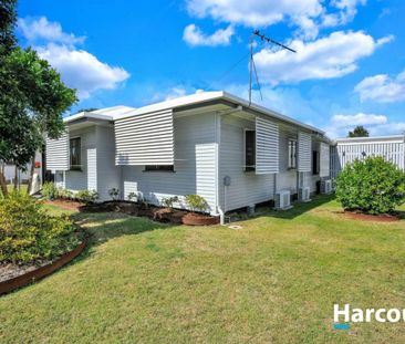 Charming Family Home on a Huge Block - Space, Comfort & Location! - Photo 4