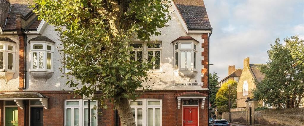 3 bedroom end of terrace house to rent - Photo 1