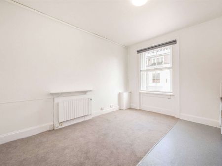 A spacious, furnished one bedroom apartment on one of South Kensington's most desirable addresses. - Photo 4