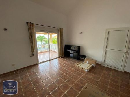 Location Maison 5 pièces 124m² ST GILLES LES BAINS 97434 - Photo 2