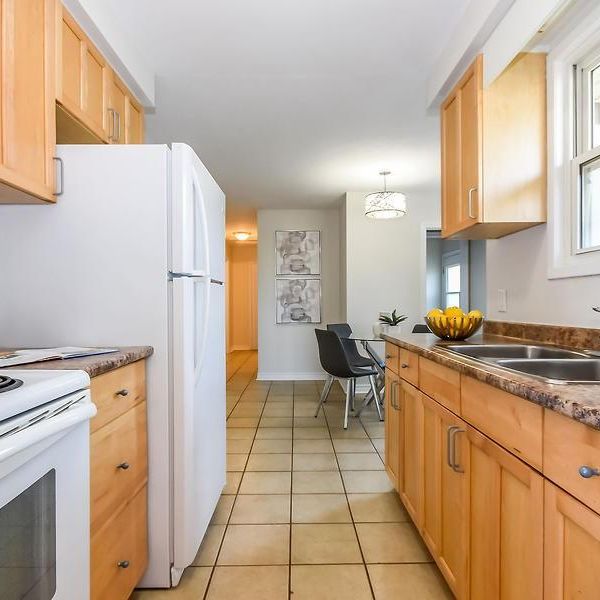 7.5 Kirk St, St. Catharines - All Inclusive 3 Bedroom Main Unit - Photo 1