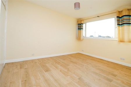 3 bedroom end of terrace house to rent - Photo 3
