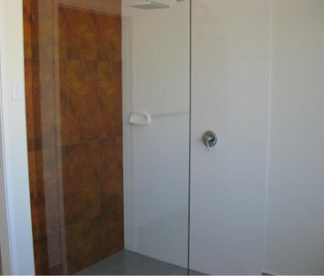 Unit 2, 15 Hardiman Street, Woody Point, QLD - Photo 6