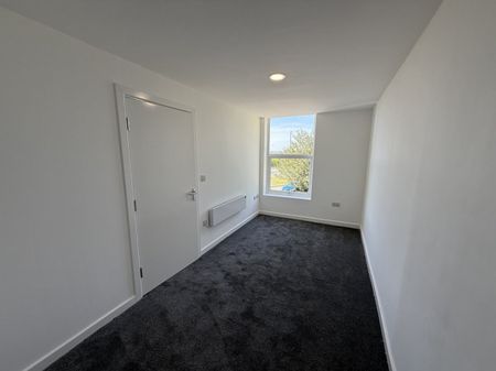 2 bed Apartment - To Let - Photo 3