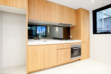 705/108 Flinders Street, Melbourne - Photo 2