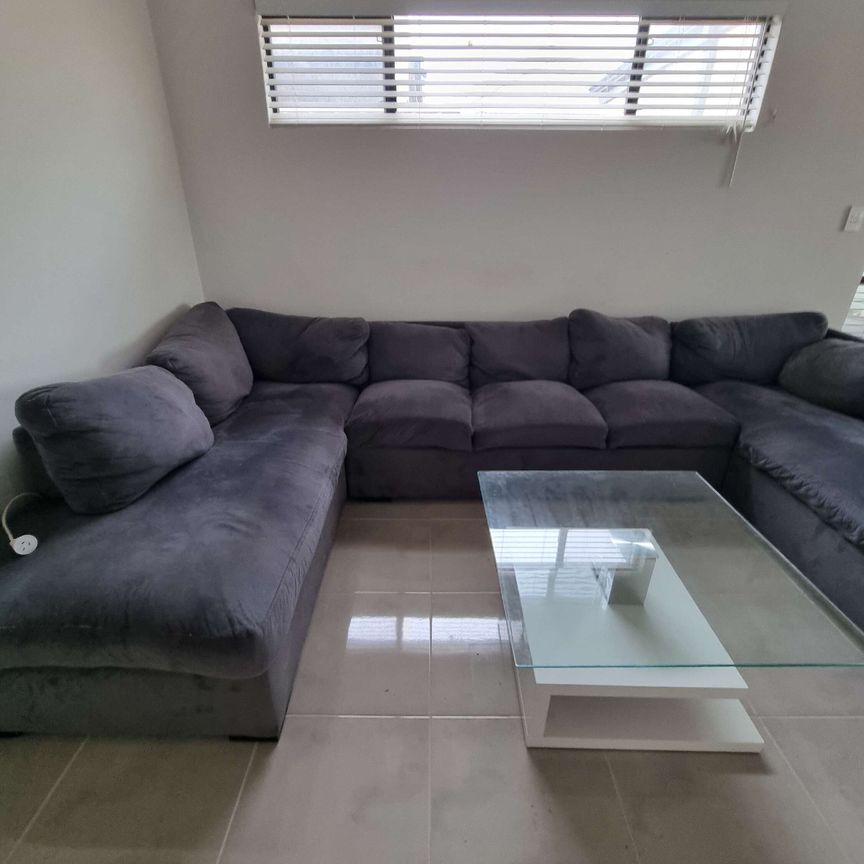 Queens Park - Photo 1