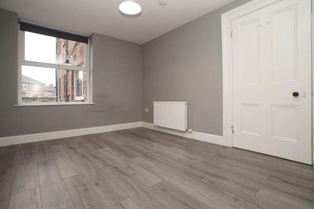 Flat in Warwick Road, Carlisle - Photo 5