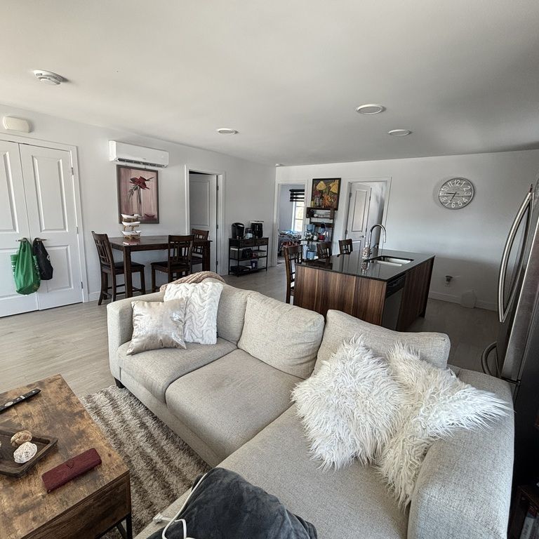 Grand 4 1/2 Moderne Dans Un 6plex - Photo 1
