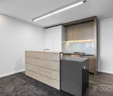 Spacious and Luxurious 1 Brm + 1 Carpark. - Photo 4