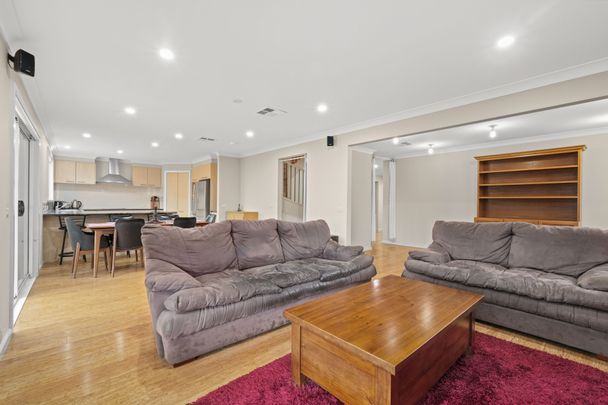 Sunny Spacious Family Home - Photo 1