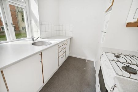 Indbydende 2-værelses lejlighed tæt på Aalborg Banegård - Foto 4