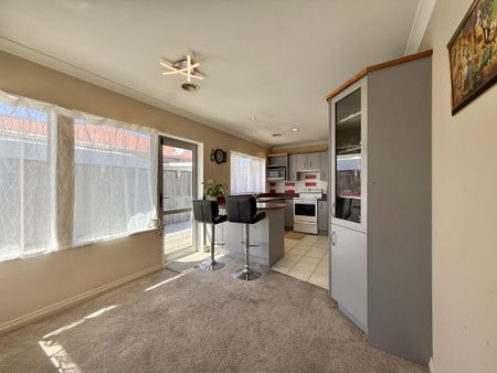 4-Bedroom Home in Elderslea - Photo 5