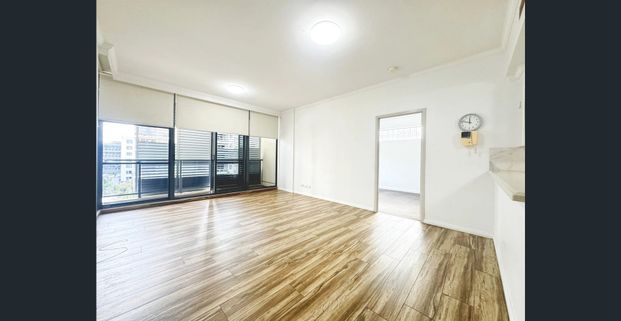 Generously Sized 2 Bedroom Apartment Penthouse - Photo 1
