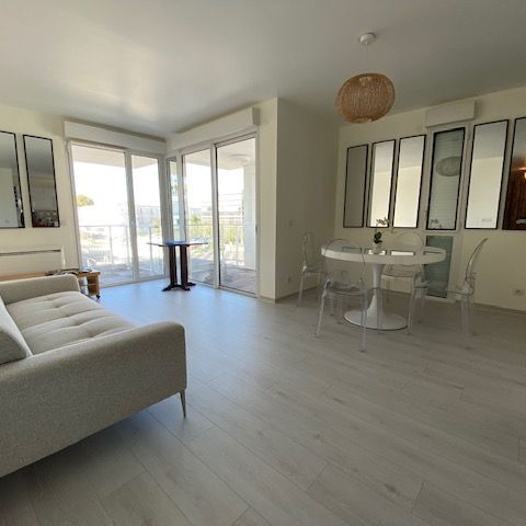 Location Appartement 3 pièces 72m² LA ROCHELLE 17000 - Photo 1