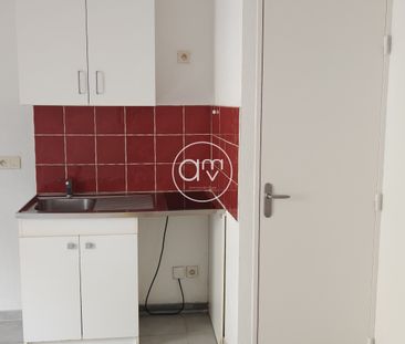 Location Appartement 1 pièce 21m² TOULON 83000 - Photo 2