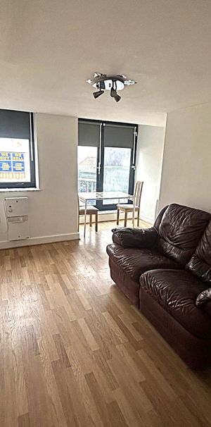 £800 PCM, Furnished One Bedroom First Floor Flat in The Cube, Cowbridge Road East, Canton, Cardiff, CF11 9AH - Photo 1