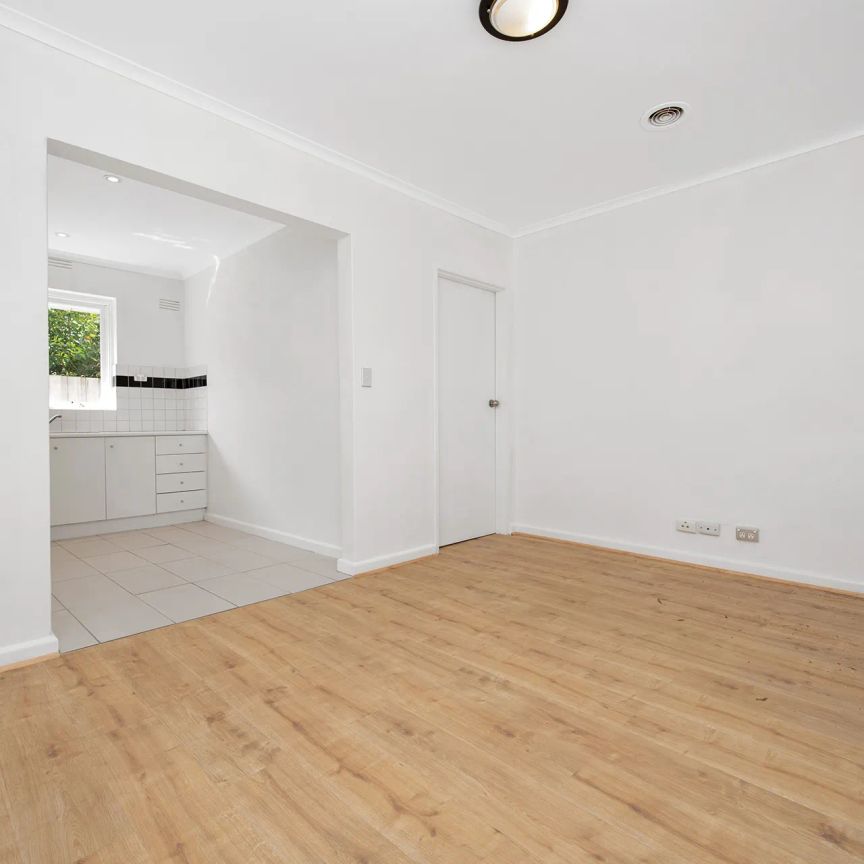 Inner-North Lifestyle at Its Best – Spacious Villa with Water Usage Included - Photo 1