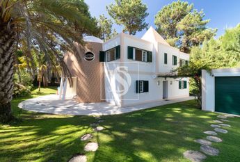 Moradia T8 em Setúbal