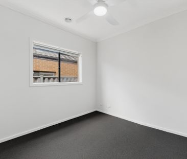 10 Bottlebrush Street, Mount Duneed VIC 3217 - House For Rent | Domain - Photo 5