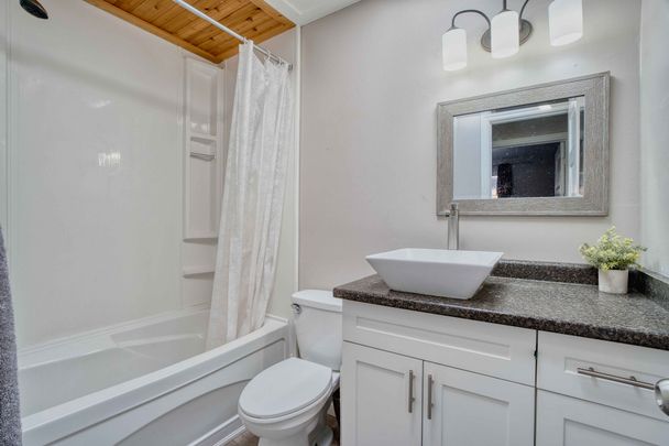 For Lease - 210 Olympic Crescent, London North, Ontario - Photo 1