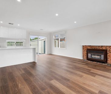 30 Berembong Drive, Keilor East VIC 3033 - Photo 2