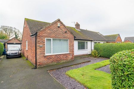 2 bedroom semi-detached bungalow to rent - Photo 3