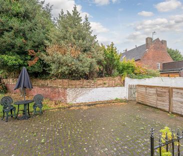 3 bedroom semi-detached house to rent - Photo 5