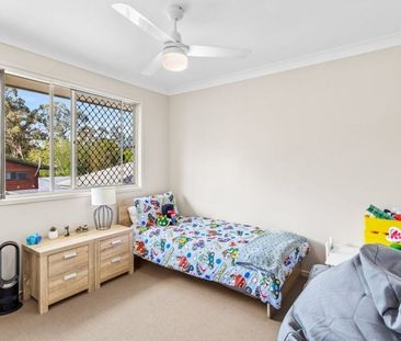 Modern Family home ready for you to move into! - Photo 4