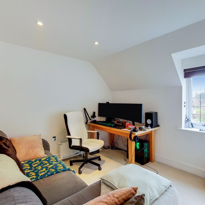 Camborne Road - Photo 1