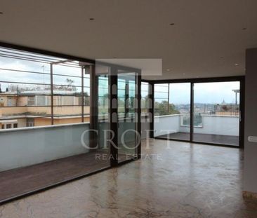 Attic-Balduina: Beautifully modern renovated 2 Bedroom, 2 bath, new kitchen, 3 large panoramic terraces. Bright, silent, lovely views of Rome and surrounding greenery. REF 1740 - Photo 6