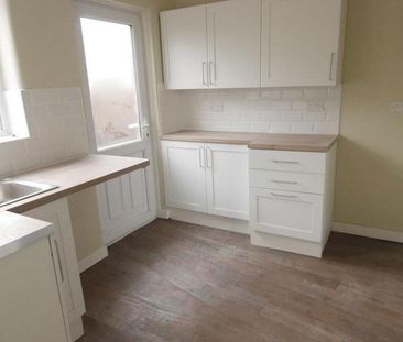 3 bedroom terraced house to rent - Photo 3