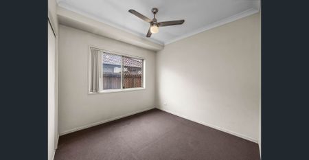 Freshly Renovated 4-Bed Family Home – Space, Comfort & Prime Location - Photo 4