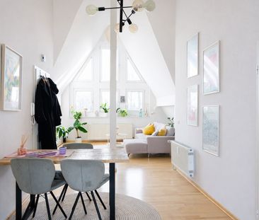 KR-Stadtwald! Tolle Dachgeschosswohnung mit viel Licht und eindruck... - Photo 2