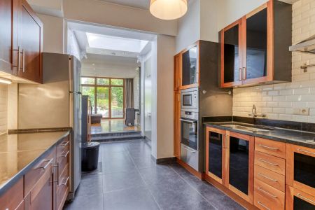 Goed gelegen woning met 3 slaapkamers en 2 badkamers in een rustige straat- bewoonbare oppervlakte 151 m² - Foto 4