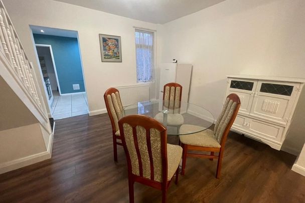 Wells Street - Photo 1