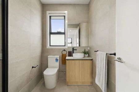 “Effortless Modern Family Living” - Photo 5