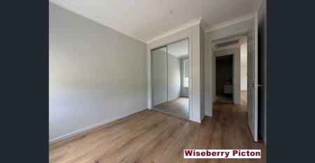 Spacious 4-bedroom home - Photo 4