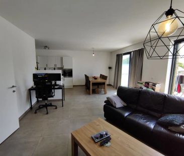 Appartement met 2 slaapkamers en groot terras - Photo 2