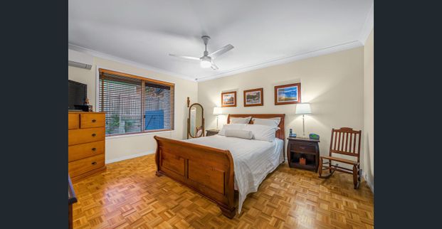 Immaculate Lowset Living on 1078m2 - Photo 1