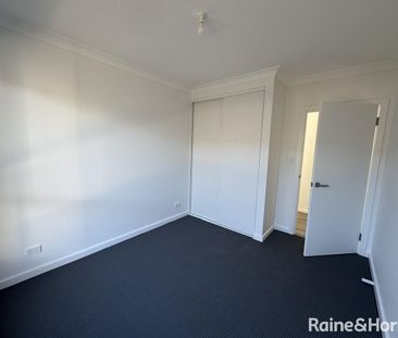 Home with Beautiful Views. - Photo 3